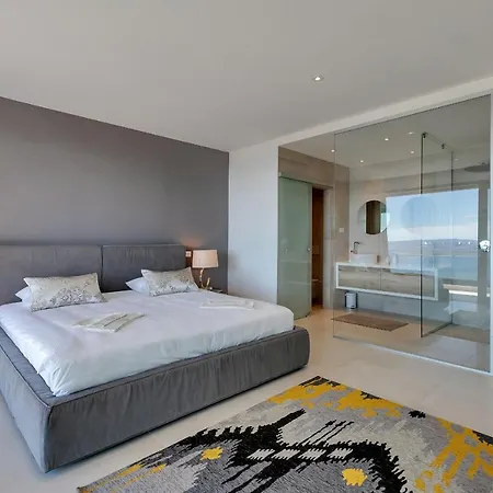 فيلة Melody Bast